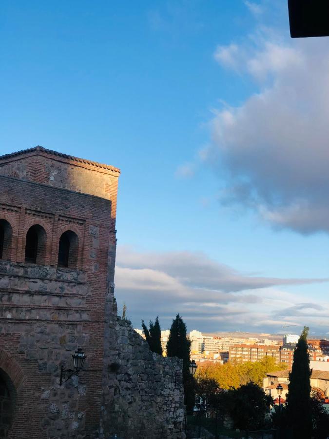 El Capricho Del Arco_Apartamentos Burgos Catedral Luaran gambar