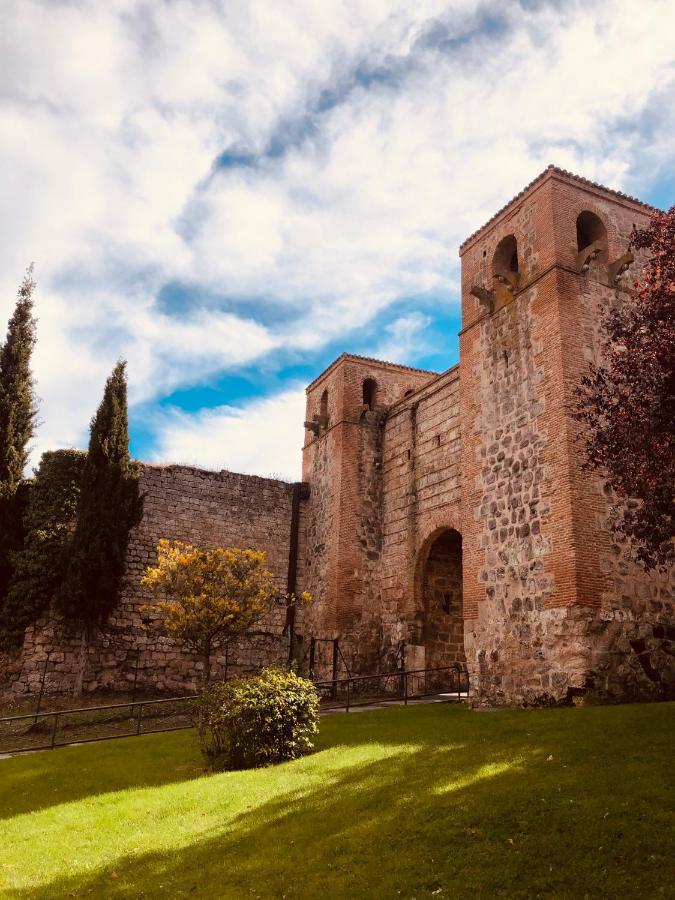 El Capricho Del Arco_Apartamentos Burgos Catedral Luaran gambar
